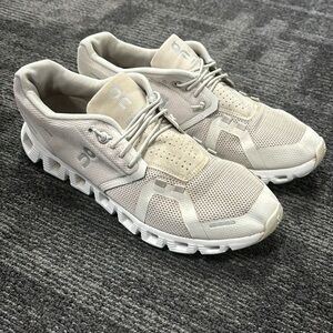 ON Cloud 5 , Color Pearl, women’s size 7.5 , worn only twice like new shoes